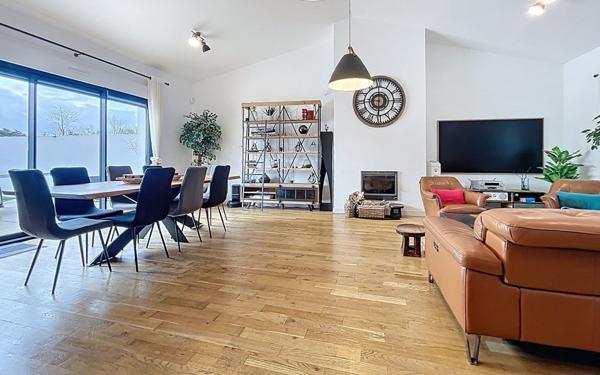 Maison à vendre    6 pièces •  Périgny