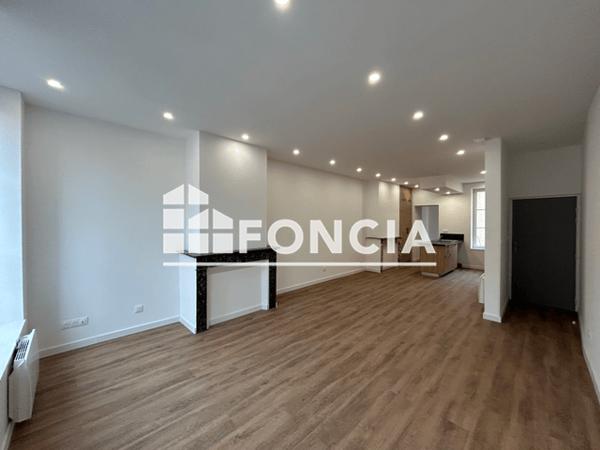 Location Appartement 4 pièces 97.1 m² - 19-21 RUE DE LA REPUBLIQUE Charleville-mezieres 08000