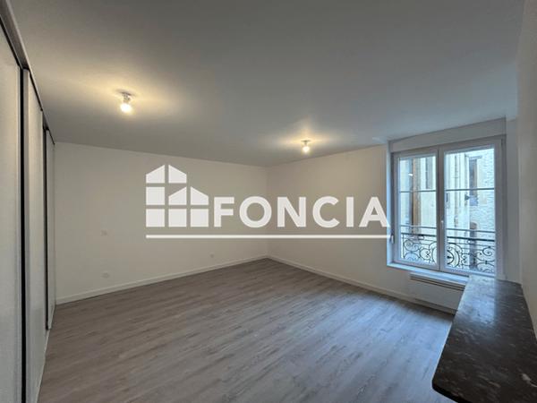 Location Appartement 4 pièces 97.1 m² - 19-21 RUE DE LA REPUBLIQUE Charleville-mezieres 08000