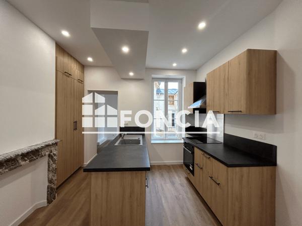 Location Appartement 4 pièces 97.1 m² - 19-21 RUE DE LA REPUBLIQUE Charleville-mezieres 08000