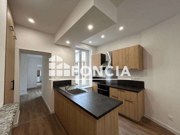 Location Appartement 4 pièces 97.1 m² - 19-21 RUE DE LA REPUBLIQUE Charleville-mezieres 08000