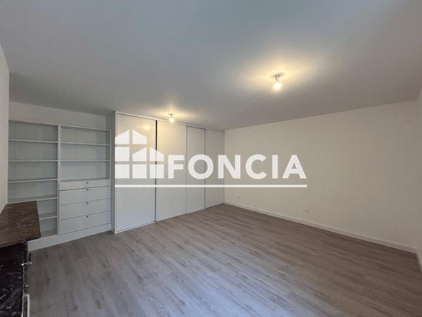 Location Appartement 4 pièces 97.1 m² - 19-21 RUE DE LA REPUBLIQUE Charleville-mezieres 08000