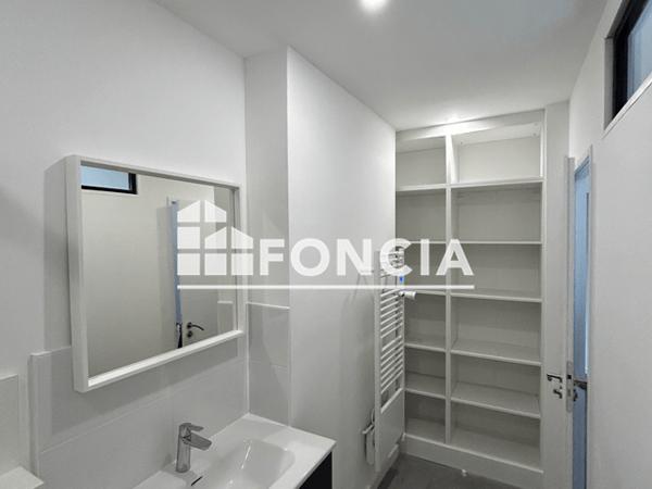 Location Appartement 4 pièces 97.1 m² - 19-21 RUE DE LA REPUBLIQUE Charleville-mezieres 08000