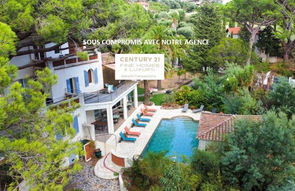 Maison à vendre  8 pièces - 263 m2 CAVALAIRE SUR MER - 83