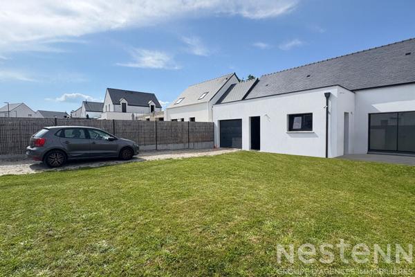 Maison contemporaine de plain pied dans le bourg de Crac'h