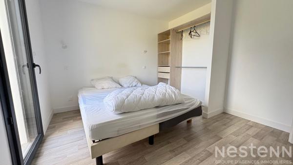 Maison contemporaine de plain pied dans le bourg de Crac'h