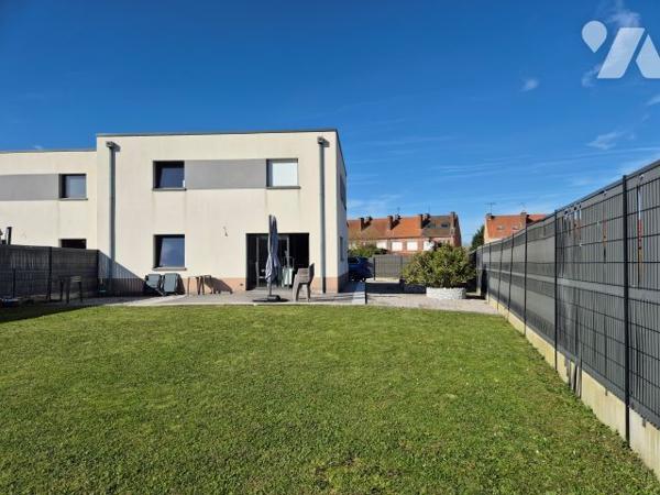 Du clé en main pour ce superbe pavillon semi individuel de 2016, normes RT2012.