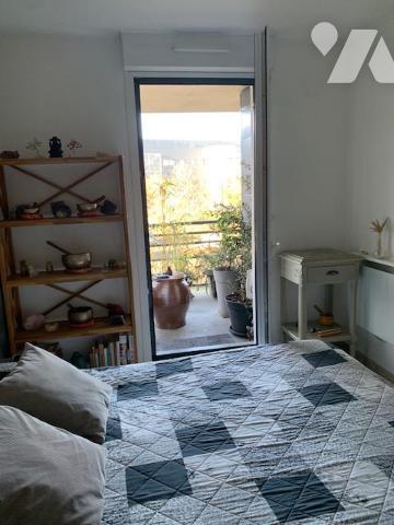 APPARTEMENT en résidence avec ascenseur, 67m2, balcon ouest.