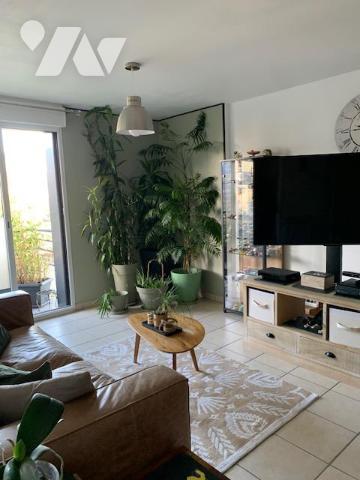 APPARTEMENT en résidence avec ascenseur, 67m2, balcon ouest.