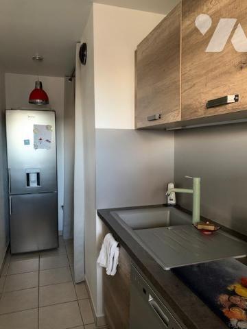 APPARTEMENT en résidence avec ascenseur, 67m2, balcon ouest.