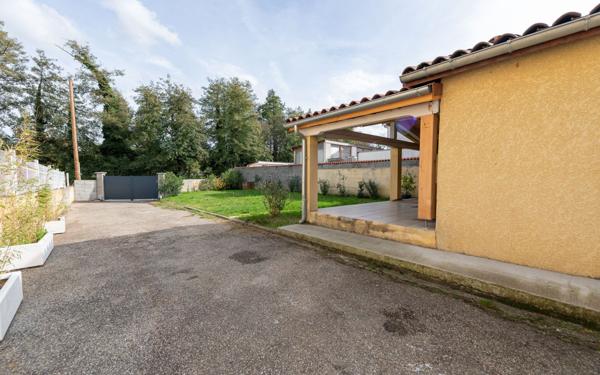 Maison à vendre    2 pièces •  Saint-Paul-en-Jarez