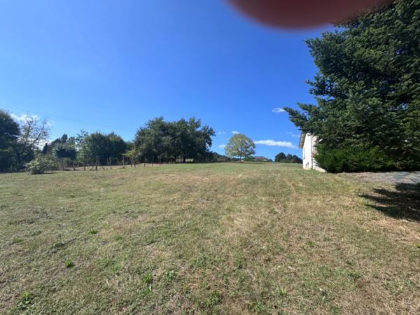 Terrain de 1236,00 m² BON ENCONTRE (47)