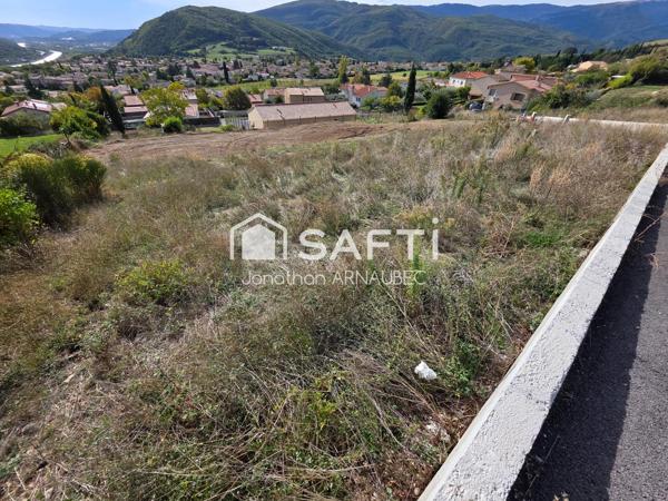 Construisez votre maison avec une vue panoramique sur les montagnes !