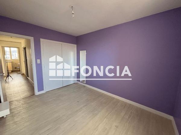 Location Appartement 2 pièces 41.8 m² - 31 RUE DOCTEUR VIGENAUD Clermont Ferrand 63000