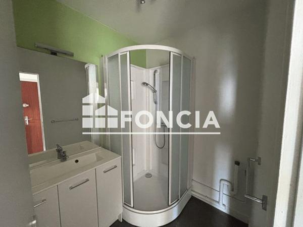 Location Appartement 2 pièces 41.8 m² - 31 RUE DOCTEUR VIGENAUD Clermont Ferrand 63000