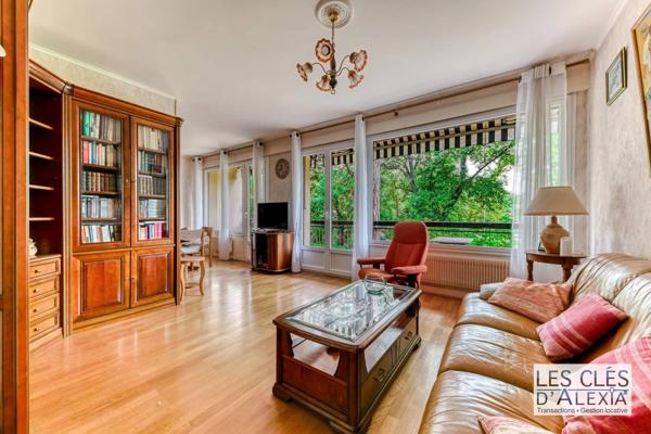 T3 traversant Est/Ouest 78,29 m² /balcon / Garage