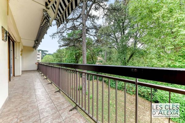 T3 traversant Est/Ouest 78,29 m² /balcon / Garage