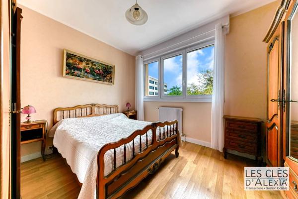 T3 traversant Est/Ouest 78,29 m² /balcon / Garage