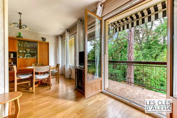 T3 traversant Est/Ouest 78,29 m² /balcon / Garage