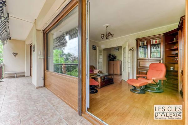 T3 traversant Est/Ouest 78,29 m² /balcon / Garage