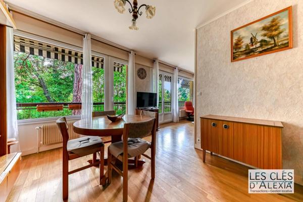 T3 traversant Est/Ouest 78,29 m² /balcon / Garage