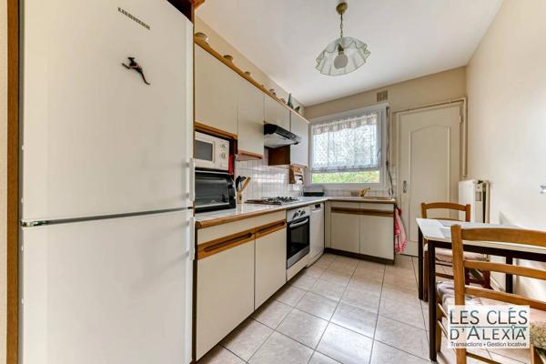 T3 traversant Est/Ouest 78,29 m² /balcon / Garage