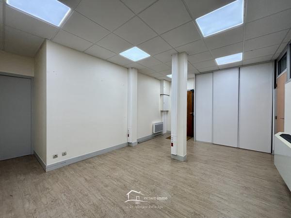 PLATEAU 123 m2 + 1 place de parking sécurisée au sous-sol Poitiers (86000)