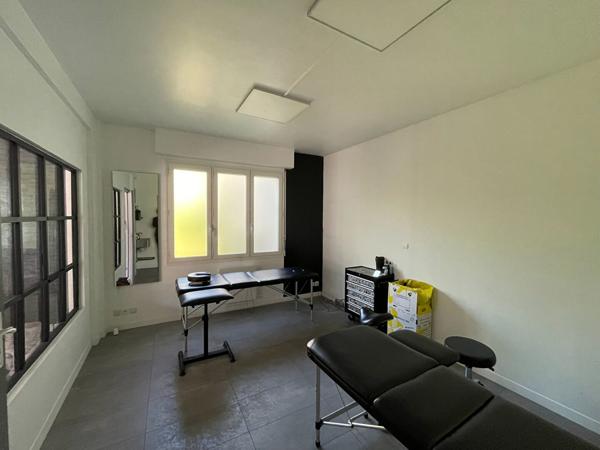 Local  Professionnel de 44m² à Jaunay-Clan
