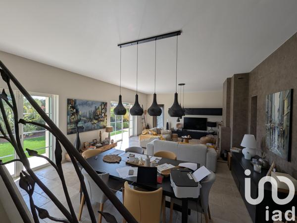 Maison à vendre 6 pièces 192 m² Antibes