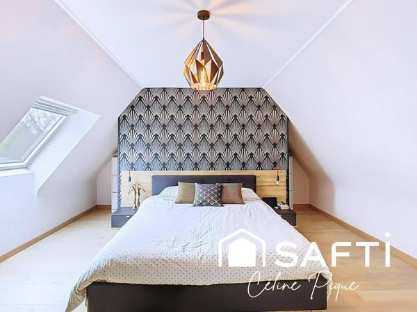 BIEN RARE SUR CAEN– MAISON FAMILIALE AVEC PISCINE DANS UN ENVIRONNEMENT EXCEPTIONNEL