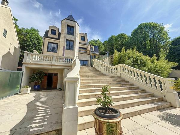 Maison à vendre    5 pièces • 236 m2 Bry-sur-Marne