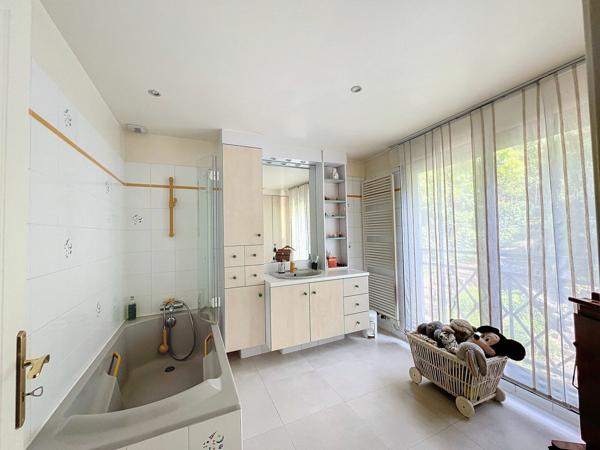 Maison à vendre    5 pièces • 236 m2 Bry-sur-Marne