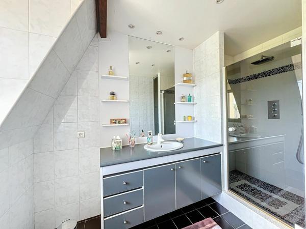 Maison à vendre    5 pièces • 236 m2 Bry-sur-Marne