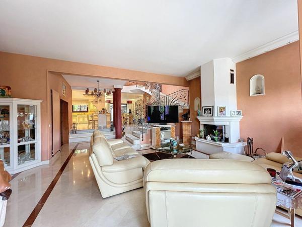 Maison à vendre    5 pièces • 236 m2 Bry-sur-Marne