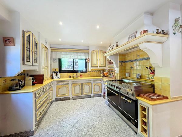 Maison à vendre    5 pièces • 236 m2 Bry-sur-Marne