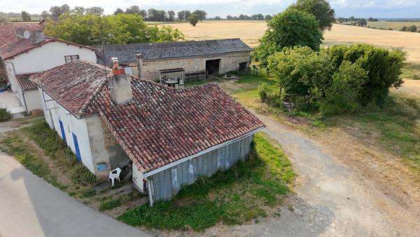 Propriété Charroux 9 pièces 189 m2