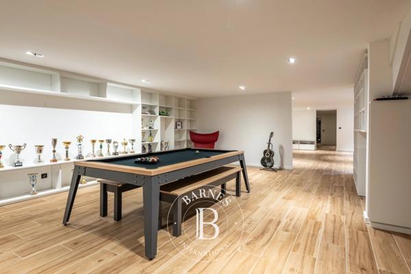 Écully, Maison 5 Chambres -  448 m² à vendre