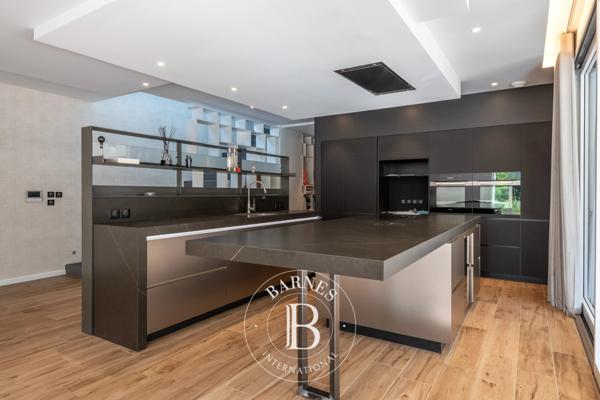 Écully, Maison 5 Chambres -  448 m² à vendre