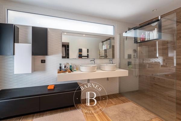 Écully, Maison 5 Chambres -  448 m² à vendre