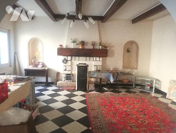 En plein centre-ville, jolie maison ancienne rénovée sur 2 niveaux