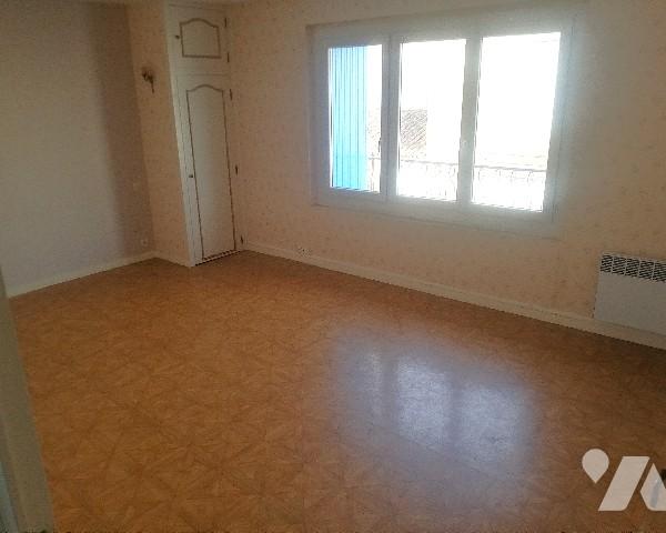 En plein centre-ville, jolie maison ancienne rénovée sur 2 niveaux