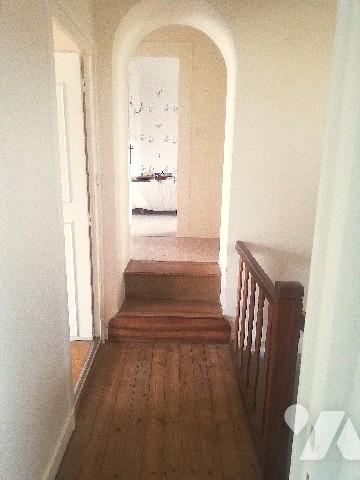 En plein centre-ville, jolie maison ancienne rénovée sur 2 niveaux