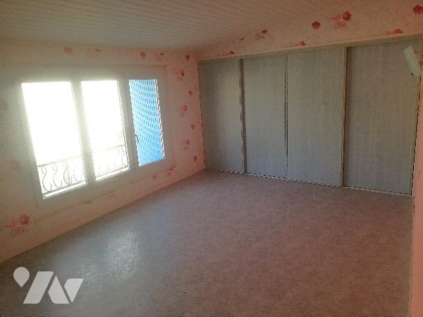 En plein centre-ville, jolie maison ancienne rénovée sur 2 niveaux