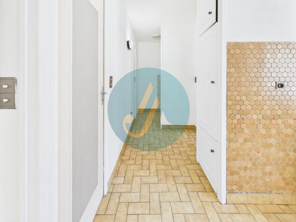 Mesves-sur-Loire (58400) Maison de 81m2 au calme avec multiples dépendances et terrain clos.