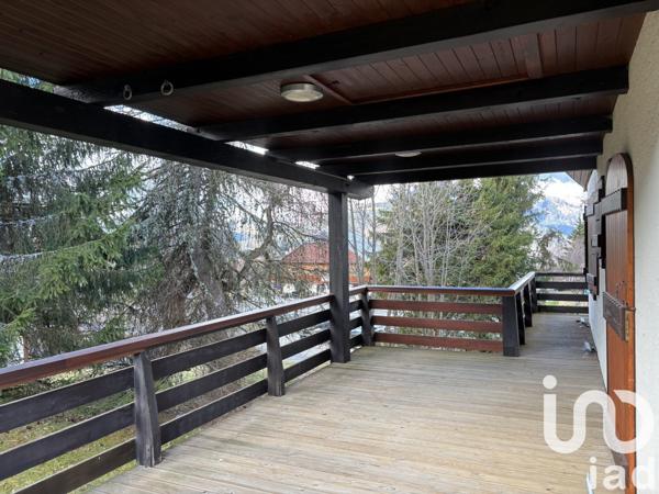 Châlet 9 pièces de 167 m² à Crest-Voland (73590)