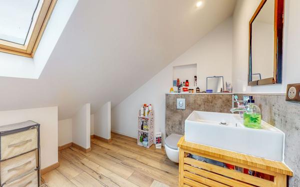 Appartement à louer    5 pièces • 107 m2 Maizières-lès-Metz