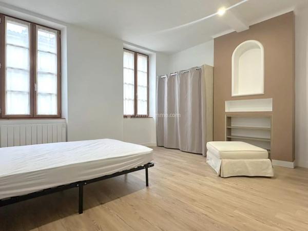 Location                                                      Chambre
                        
                     1 pièces                      18 m2                     à Albi