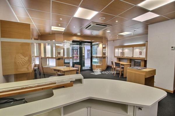 NIORT HYPER-CENTRE ? IMMEUBLE DE 230 M² À FORT POTENTIEL