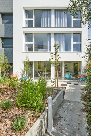 Suite meublée dans maison neuve. TRAM GARE DE BEGLES