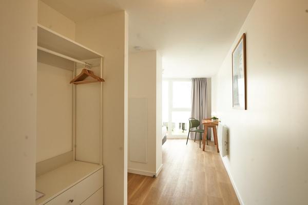 Suite meublée dans maison neuve. TRAM GARE DE BEGLES